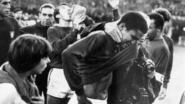 Eusebio-Tears-WorldCup66.jpg